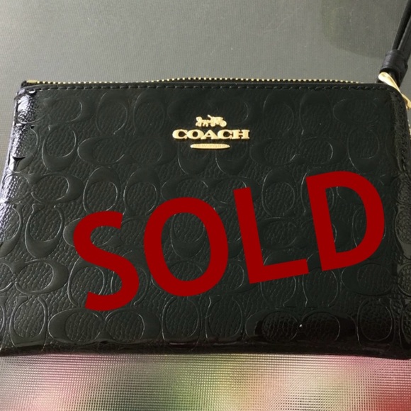 Coach Handbags - NWT COACH BLACK SHINY CROSSGRAIN WRISTLET